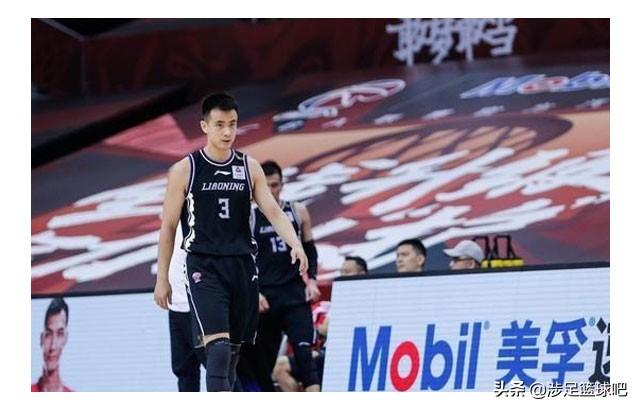 篮球即时比分:新疆主场大比分落后广东，出了什么问题