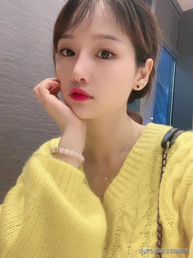 古董手镯图片,这镯子是啥种的，能值多少钱？