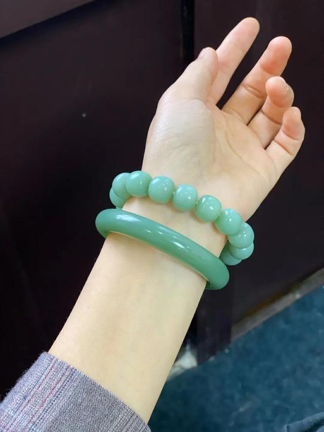 玉有收藏价值吗,现在除了和田玉，还有什么玉值得收藏的？