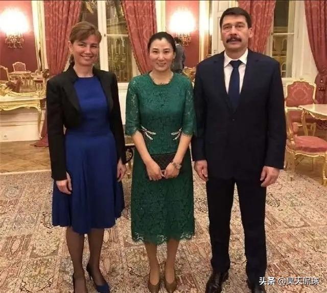 匈牙利短道速滑选手发表辱华言论，中国籍主教练愤而辞职。对此你怎么看？:刘少昂