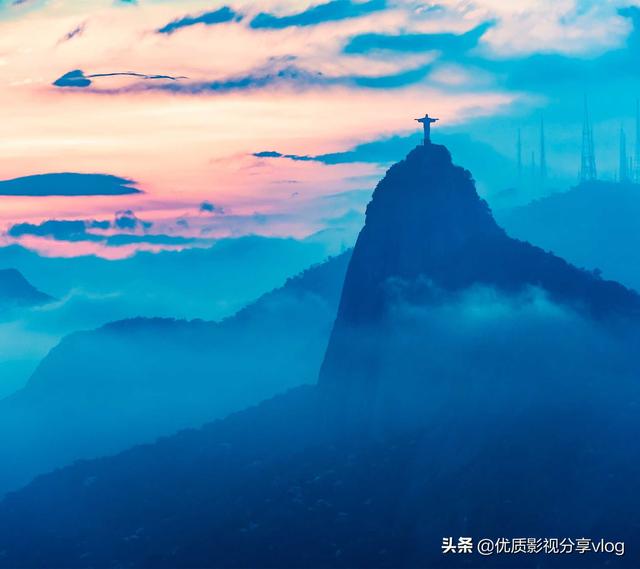 当我们在网上参与热点评论时,应不应该先去考证事情的真伪呢？
