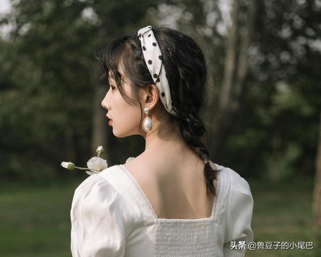 柳若馨:女演员姜妍的颜值并不是很高，她为何特招人喜爱