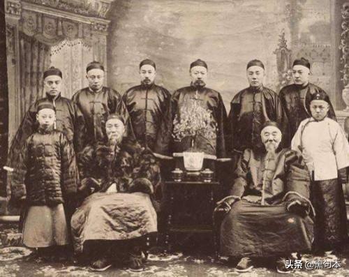 翁帆产下一子:李鸿章40岁老来得子，小妾生下亲儿后，李鸿章如何对待其继子？