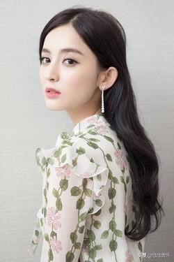 娜娜娜扎侧脸对比:古力娜扎和张天爱对比，谁更美一点？