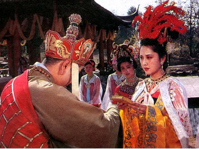 西游记女儿国一集中唐僧动了情为什么不留下来