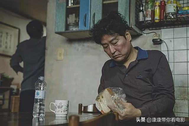 寄生虫剧情:谁看过韩国电影《寄生虫》这部片子到底在讲什么