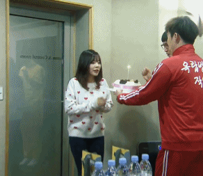 宋茜青春不败:可以给我安利一下少女时代吗（带每个人照片的那种）？