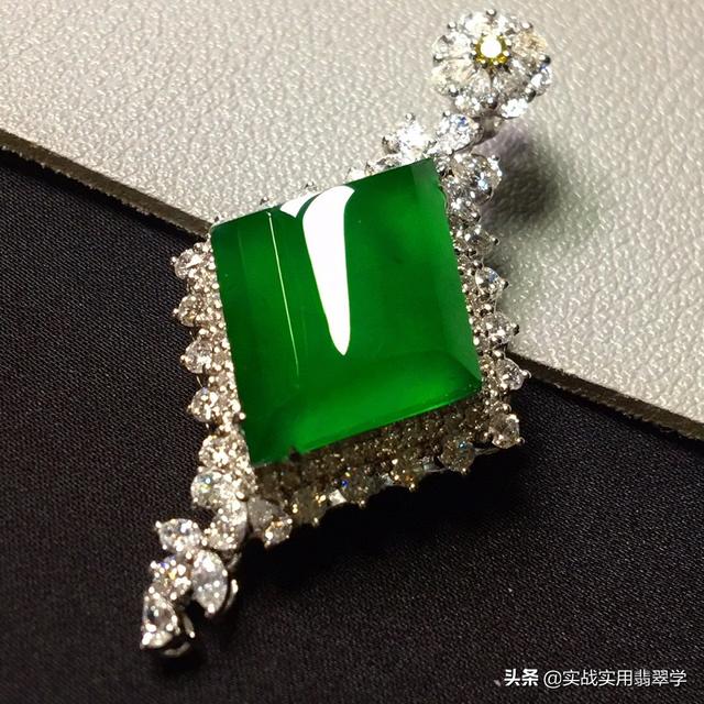 翡翠怎么鉴定真假,网上买翡翠该如何辨别真假？