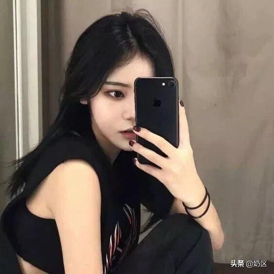 女生拍照姿势高冷图片