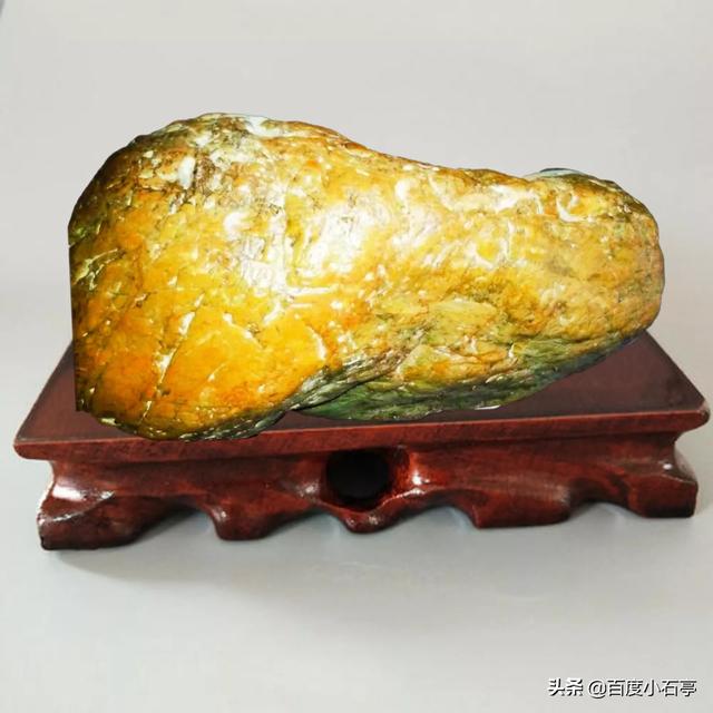 新疆羊脂白金丝玉值钱吗,新疆金丝玉，有人说不值钱，是真的吗？