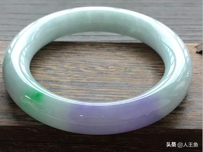 6000元春带彩手镯,春带彩的翡翠是什么档次？