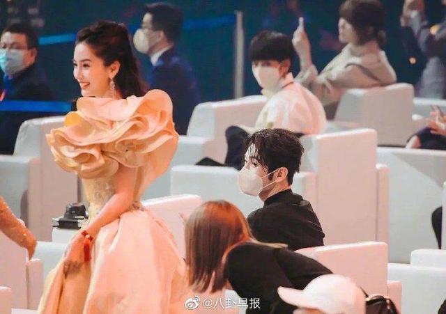杨颖黄晓明:知情人士曝光黄晓明杨颖，一个想离，一个拖着，到底为了什么？