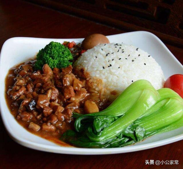 台湾卤肉饭的标准是什么，台湾哪里的卤肉饭最好吃？