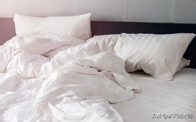 像床单、白色T桖等时间长了会发黄,总看起来脏,有什么办法可以洗白干净？