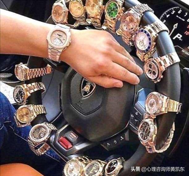 jinyu333:请写下皮影戏的英文简介？