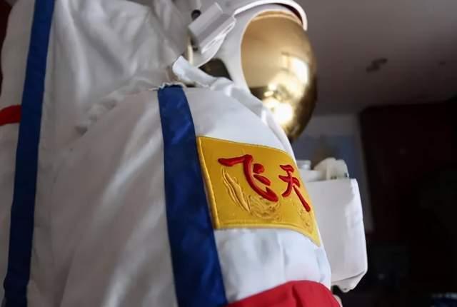 飞天舱外航天服好帅:天宫空间站什么时候出舱，说是月底，这不就月底了吗？