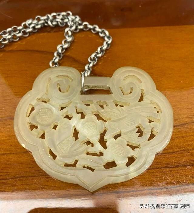 玉器的文化内涵,玉佩，请大家帮忙看看是什么图案寓意？