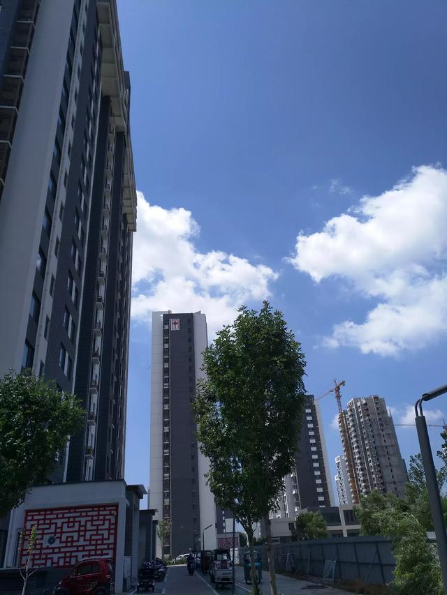 半夜跑外卖的灵异事件:你有没有经历过白天上班，晚上下班送外卖的生活？