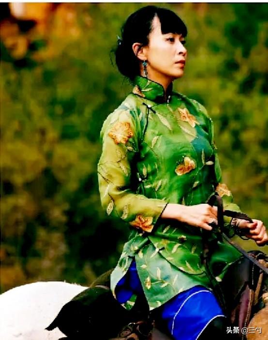 让子弹飞剧情介绍:《让子弹飞》有什么深刻的内涵？为什么至今仍引起人们热烈讨论？
