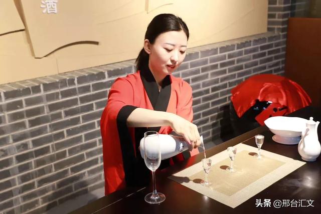 色很久图综合:有哪些涂起来超显嫩的口红推荐？