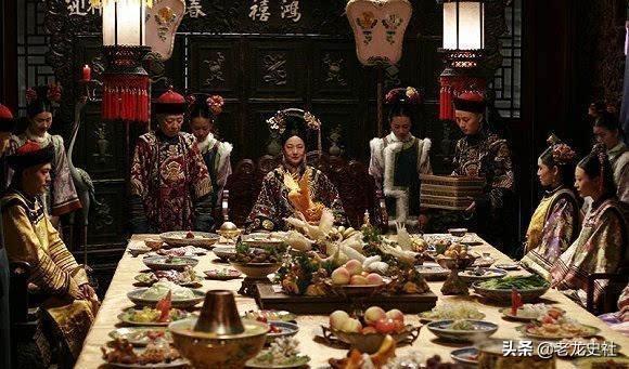 秦朝贵族餐桌上有哪些美味珍馐，清朝皇帝是怎样吃饭的与平常百姓有什么区别吗