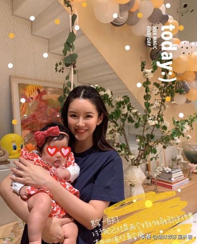 张子萱照片:38岁高圆圆同框33岁张子萱，谁更美？