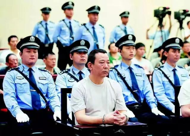商业奇才袁宝璟，我国首位被注射死刑亿万富翁，捐495亿改命？