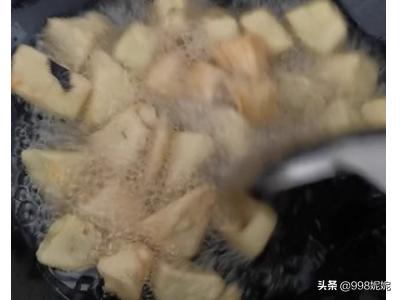 怎样在家里简单快速地做色香味俱全的红烧茄子