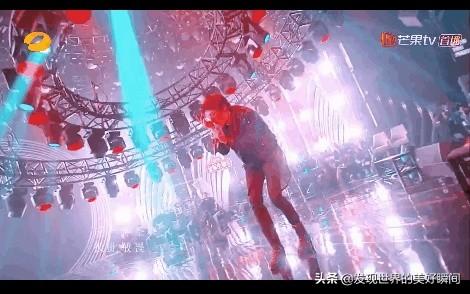 海清下跪欧豪:你是从哪首歌开始喜欢华晨宇的？