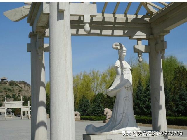 昭君出塞的故事:昭君出塞，王昭君嫁给匈奴呼韩邪，是被迫的还是自愿的？