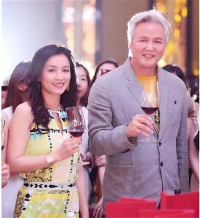 严宽杜若溪吻戏:娱乐圈哪些明星夫妻无绯闻？