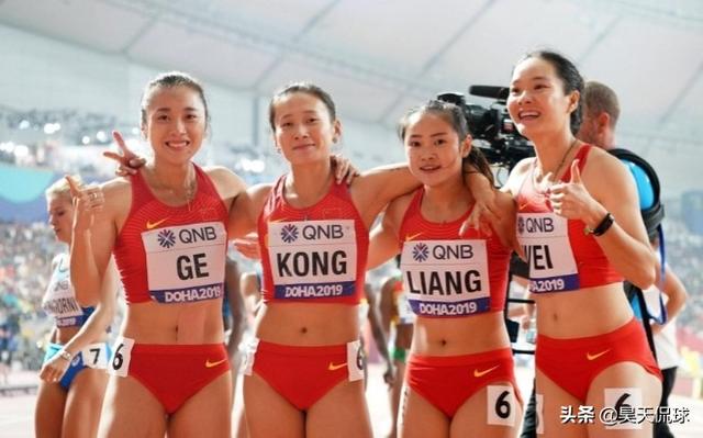 女子接力出现重大失误，发生失误的孔令微赛后跪地痛哭，你怎么看这一幕？