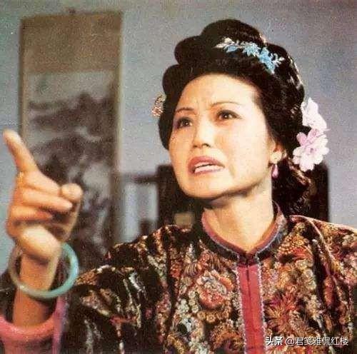 《红楼梦》中，王熙凤欺侮赵姨娘时为什么不看探春的面子？