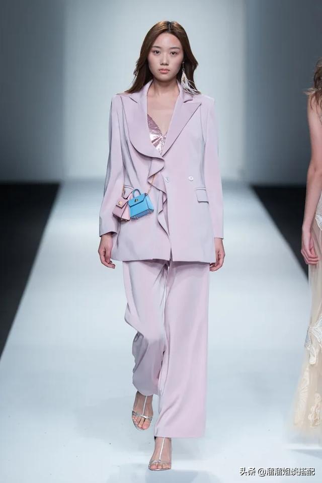 有好的职业装推荐吗?-惠修网