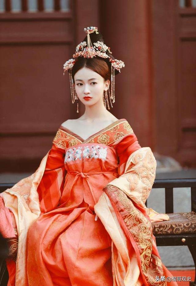 杨贵妃真实画像:杨贵妃的腰，是细还是粗都说杨贵胖，唐朝以胖为美，贵妃的腰呢
