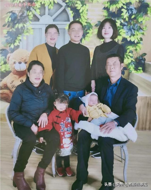 老虎伤人事件给了我们哪些警示:老人伸手进笼喂食马戏团老虎，被咬不放，你怎么看？