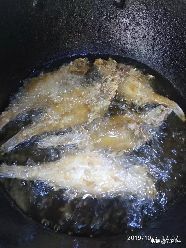 1桶橄榄油5升是多少斤:一桶5升的食用油大家都是多长时间吃完呢？天天做饭的情况下？