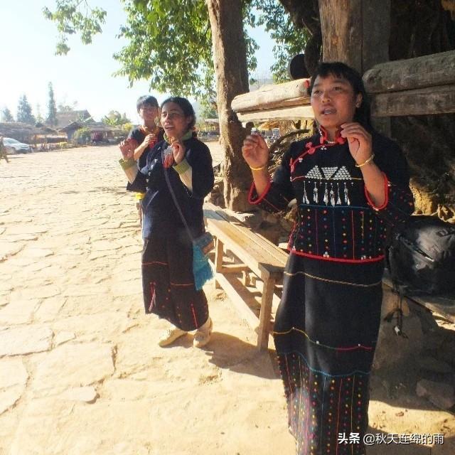 翁丁佤寨明火已扑灭:旅游的时候你会买纪念品么