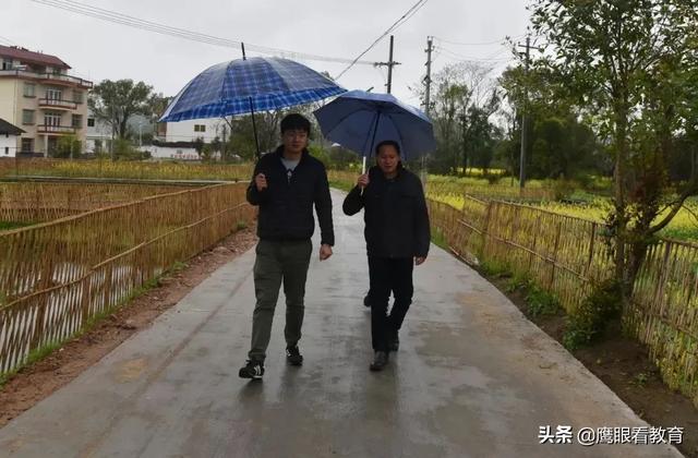 闽宁村属于哪里:乡镇副镇长和县城高中教师，同时考上了，应该选哪个岗位？