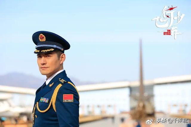 空降利刃剧情介绍:电视剧《空降利刃》和《飞行少年》哪个好看？