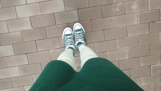 露莎莉斑马纹保暖背心:一衣柜的衣服不喜欢穿，又不舍得扔掉，怎么办？