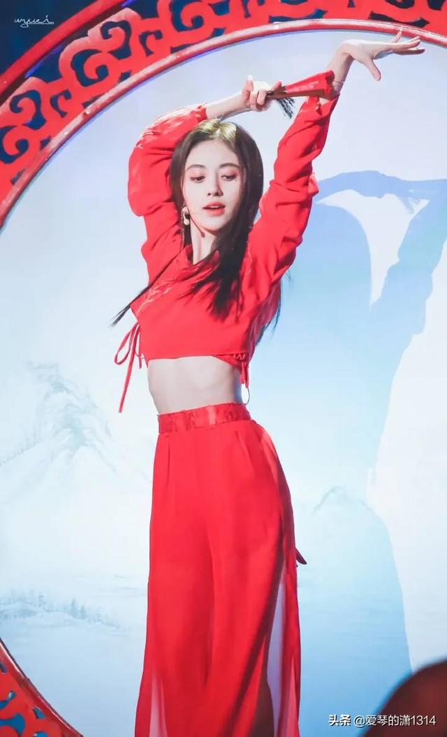 鞠婧祎素颜:为啥称呼鞠婧祎“四千年美女”，你觉得她漂亮吗？你喜欢她什么？