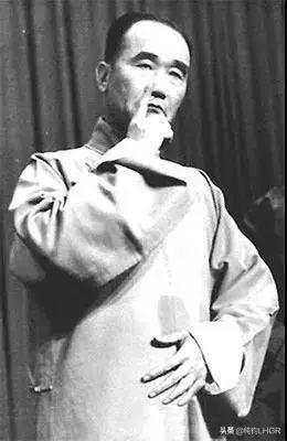 候宝林:有人说侯宝林除了唱外，说学逗三门都不行，您觉得呢？
