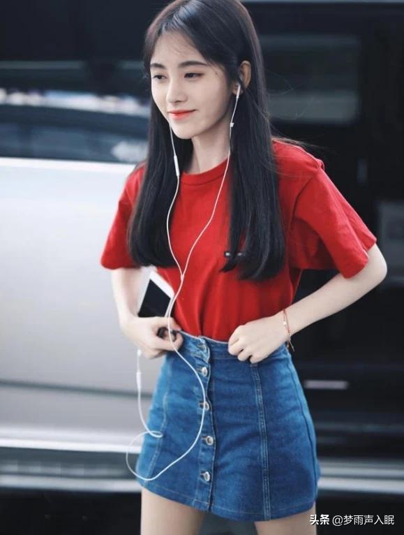 6月23日鞠婧祎个性带口罩方式引发热议,你怎么看？