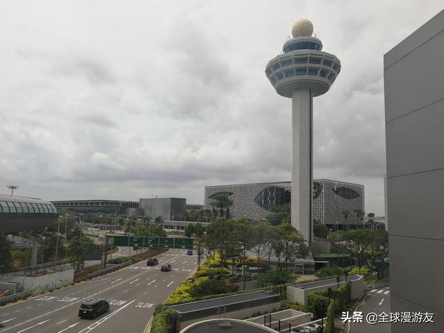 全球首个无边泳池:国内去哪个海边城市旅游性价比高？