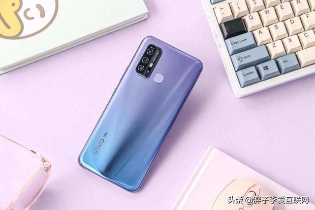 尊龙z6双重福利大派送:想买一款电池大的5G手机不要太贵，vivo z6怎么样？