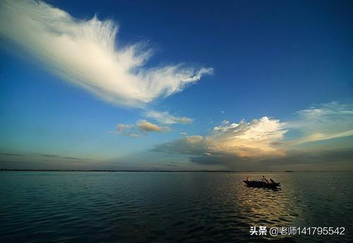 胡皓康:你从“印度孩子举拖鞋照片”这张照片中，看到了什么