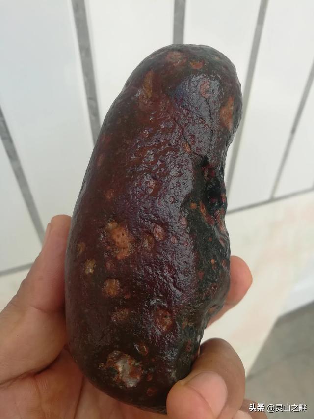 头条问答 - 陨石坠落在河流里长期被水和流沙冲刷,陨石那层熔壳不是