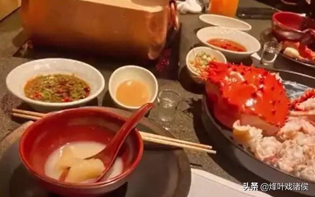 萌猫红小胖万多福开心果幕后花絮:如何看待网友初次见面点2万多元火锅后逃单，女方报警的事件？