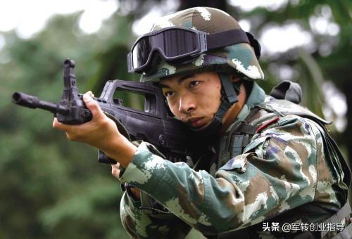 当兵到上士要多久，现代培养一名合格的士兵需要多长时间